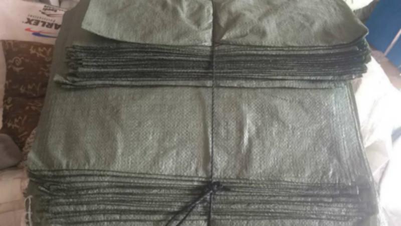 码头装黄沙使用编织袋案例